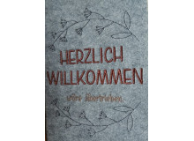 11. Dezember: Stickdatei - Spruch "Herzlich Willkommen wäre übertrieben"